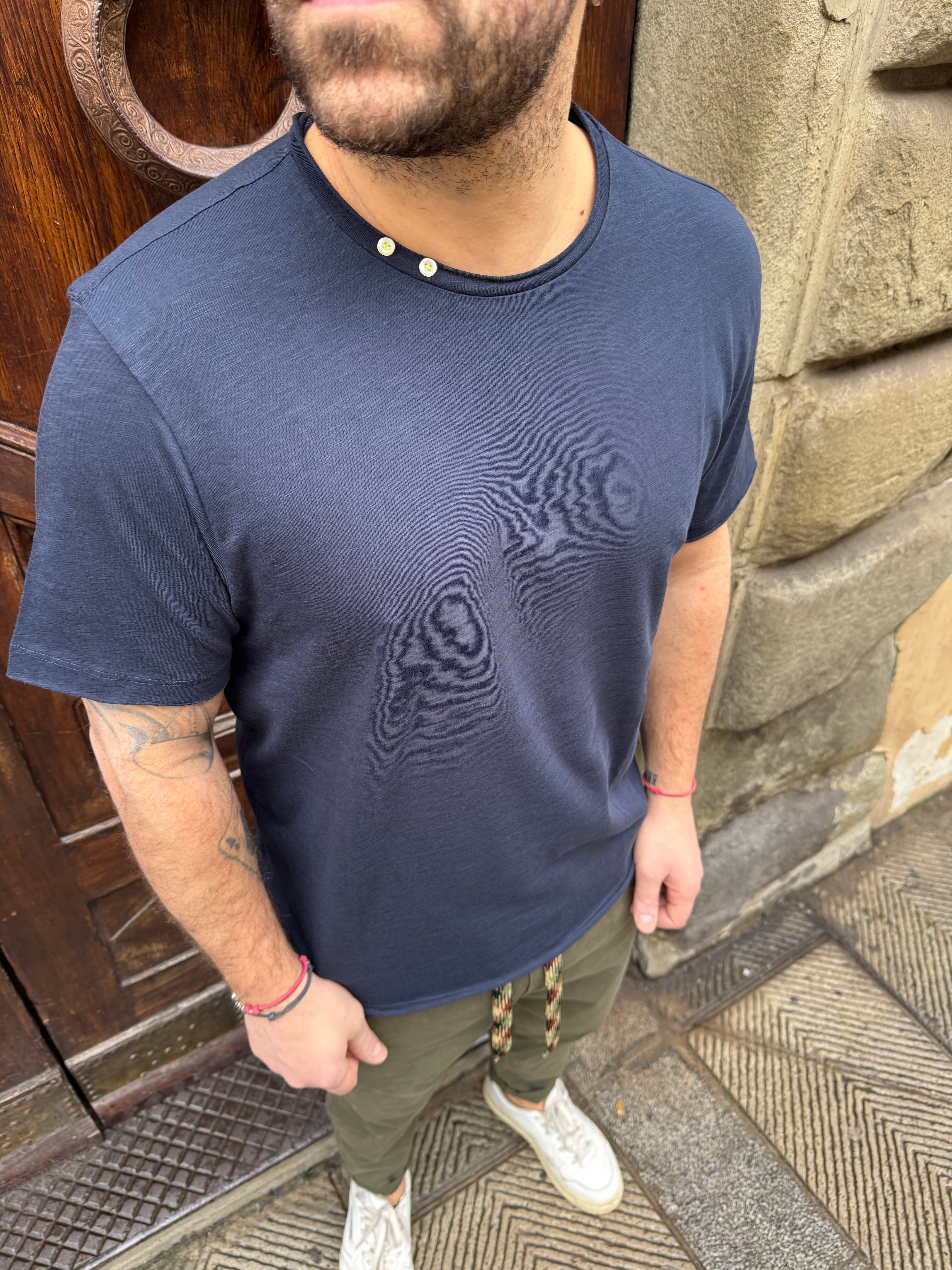 T-Shirt Topo di Tréz blu