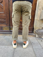 Pantalone Cargo in microvelluto di Tréz verde salvia