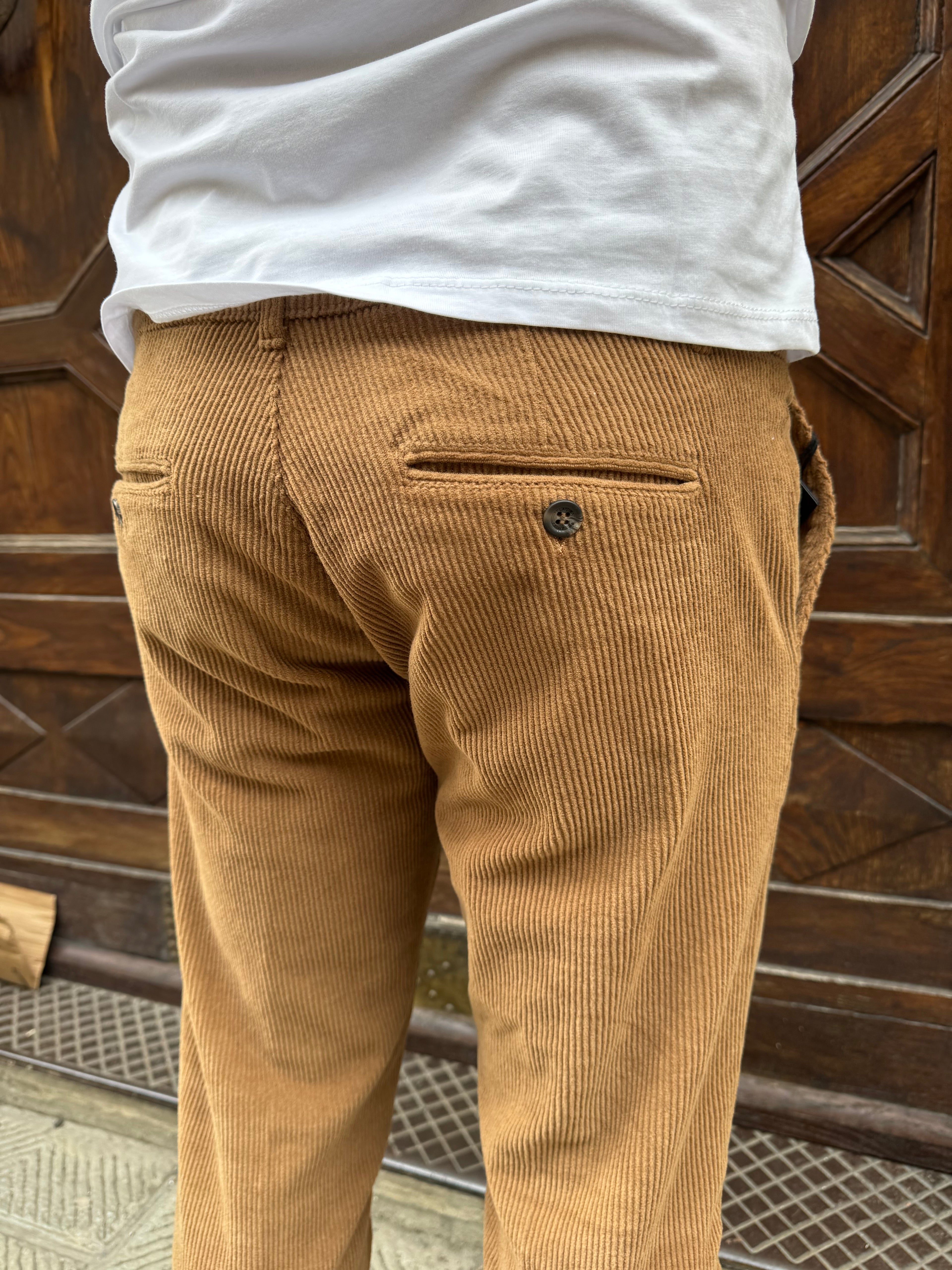 Pantalone Chinos in velluto biscotto