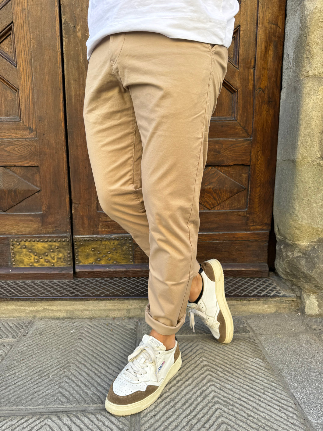 Pantalone chinos di Tiffosi sabbia