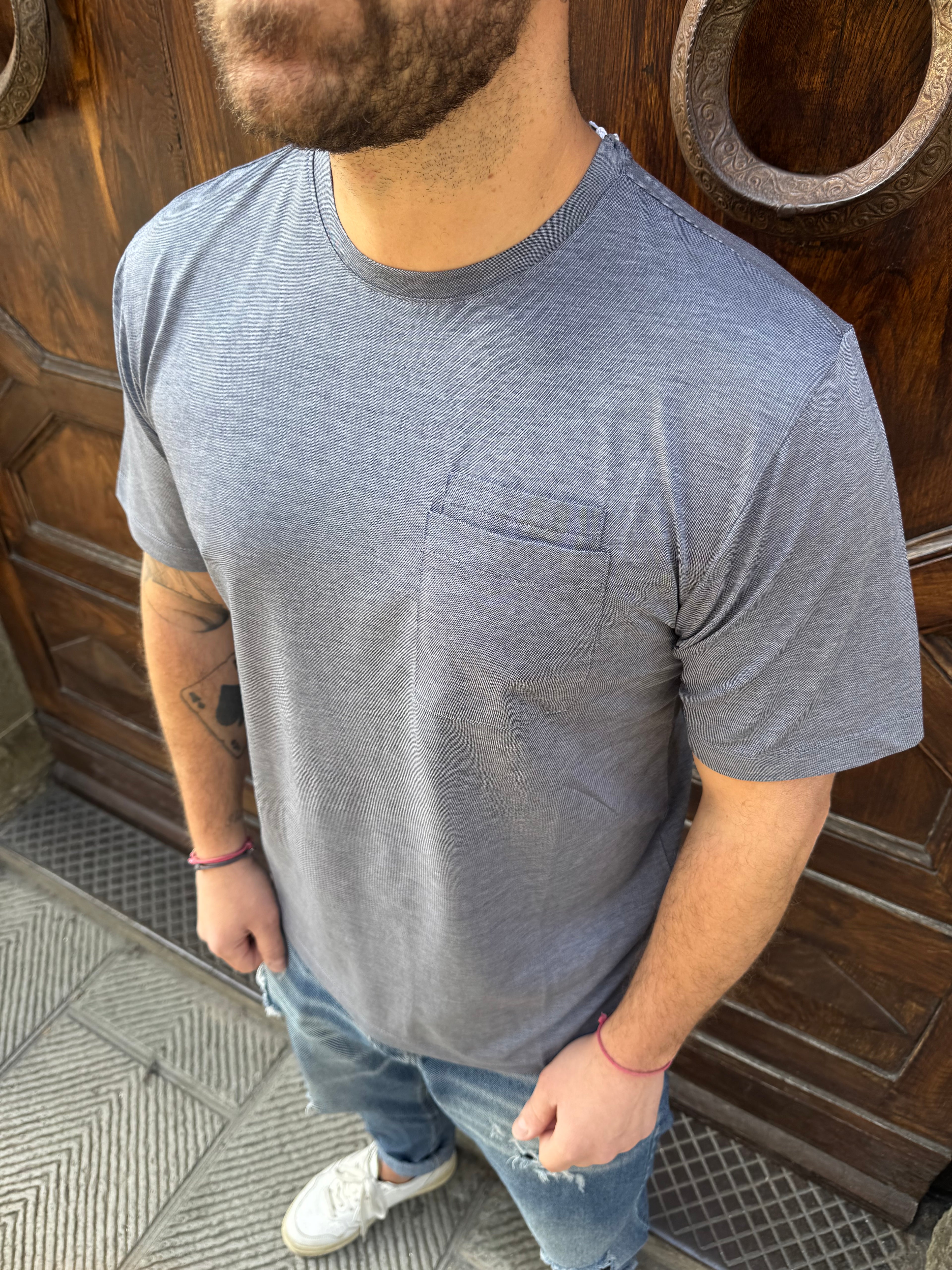 T-Shirt no stiro di Hamaki-Ho