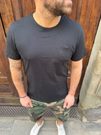 T-Shirt taschino di Tréz nera