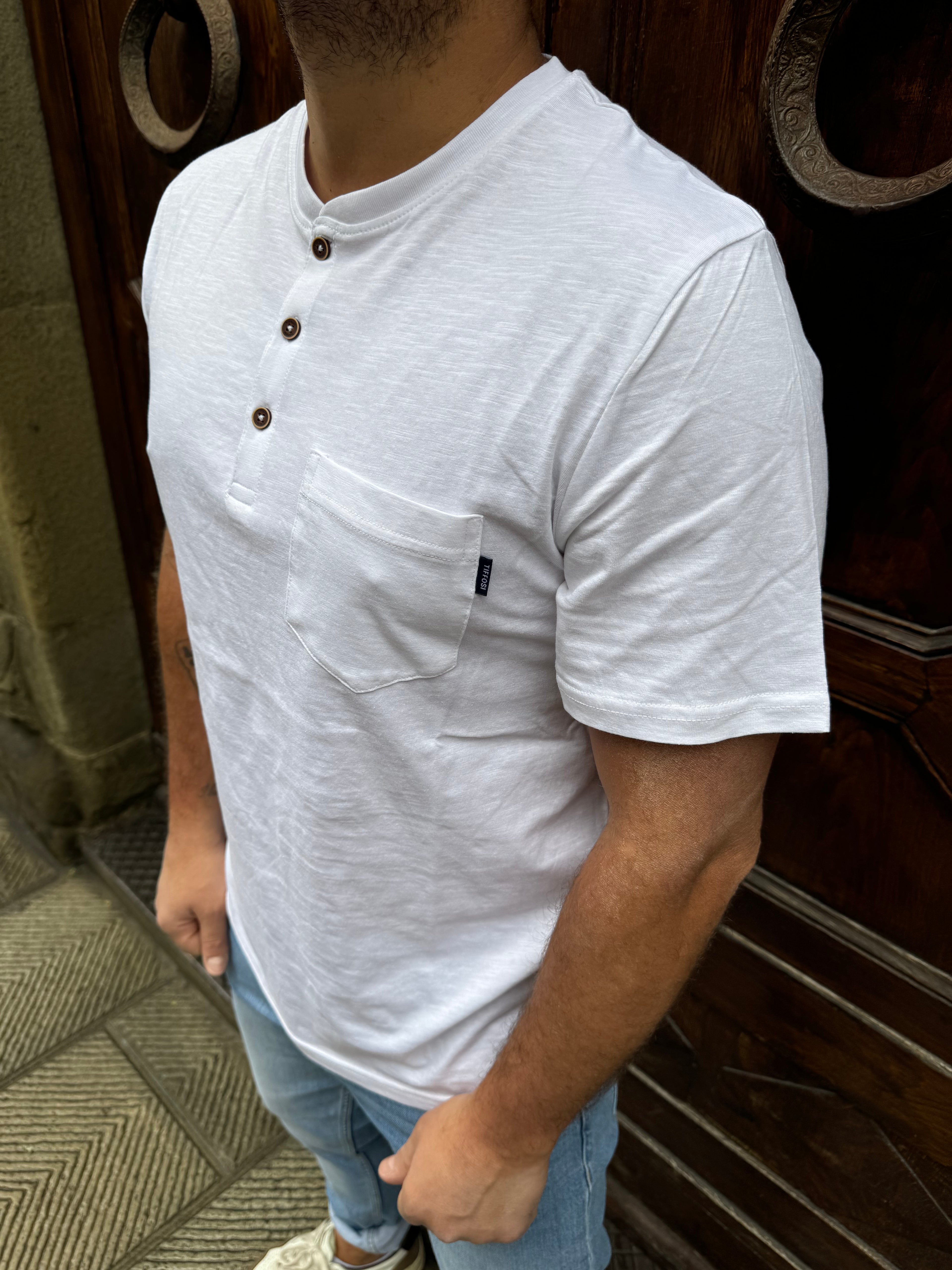 T-Shirt serafino di Tiffosi bianca