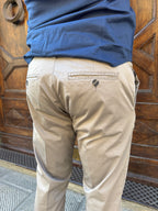 Pantalone Chinos di Telamira fango