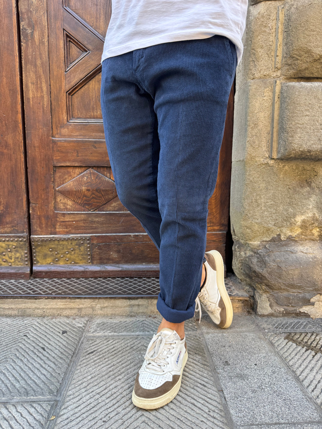 Pantalone Chinos in velluto di Telamira blu