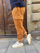 Carica l&#39;immagine nel visualizzatore di Gallery, Pantalone Cargo Rocciatore di Telamira caramello
