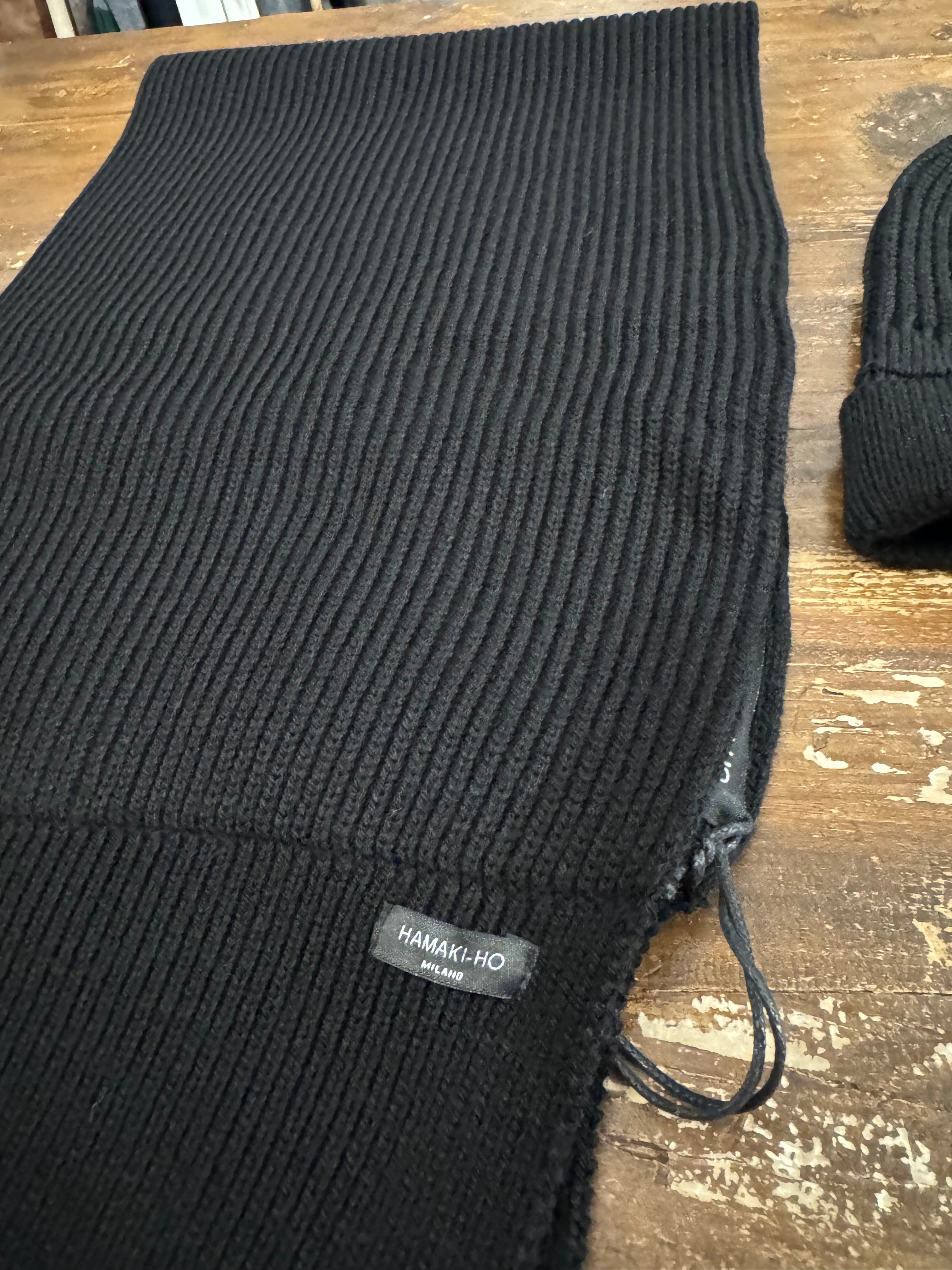 Sciarpa coordinato Prestige di HAMAKI-HO nera