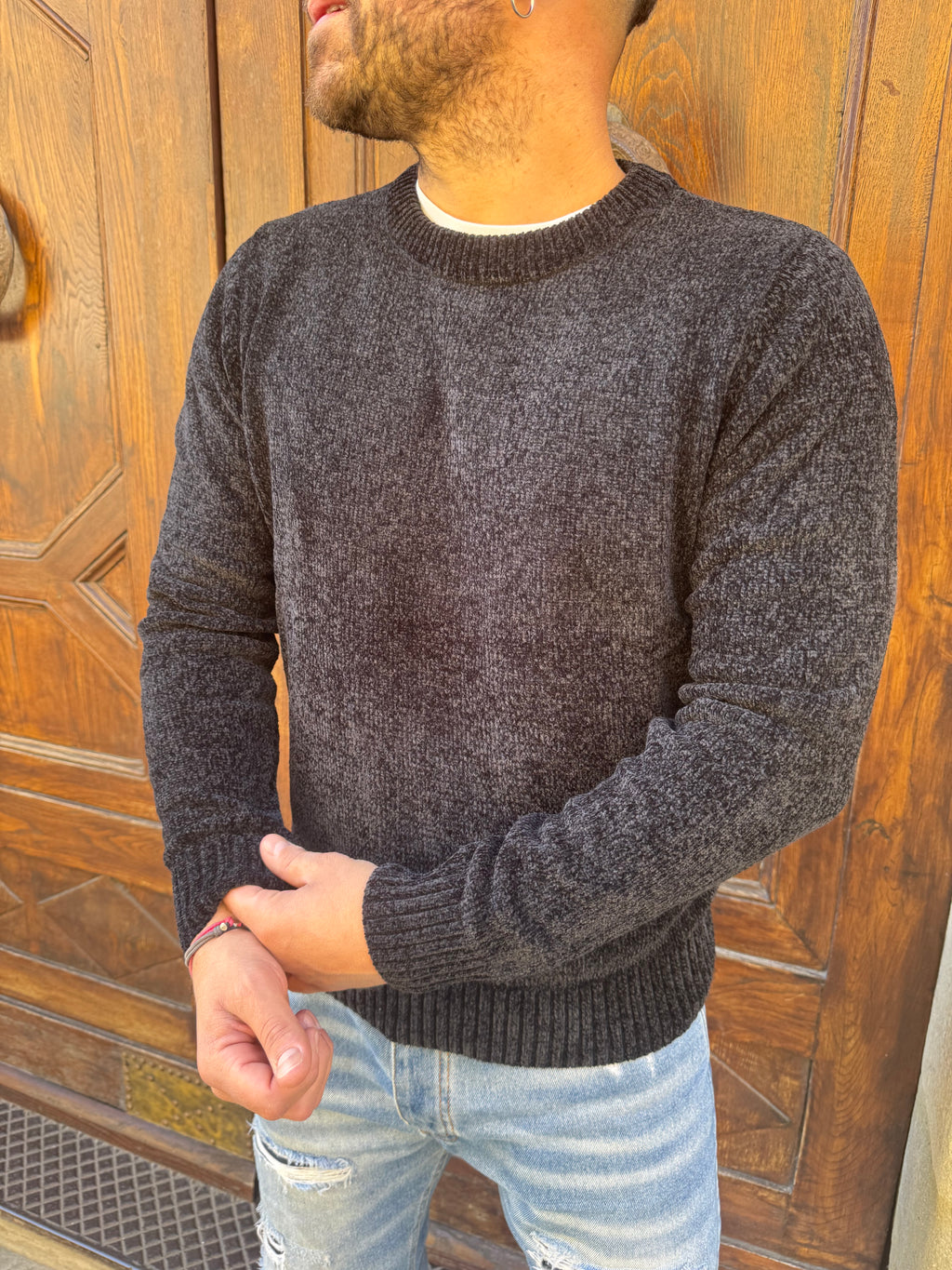 Maglione in ciniglia di Telamira nero