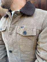 Carica l&#39;immagine nel visualizzatore di Gallery, Giacchetto in velluto di Petrol
