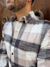 Carica l&#39;immagine nel visualizzatore di Gallery, Camicia Boscaiolo a quadri caffelatte di Telamira
