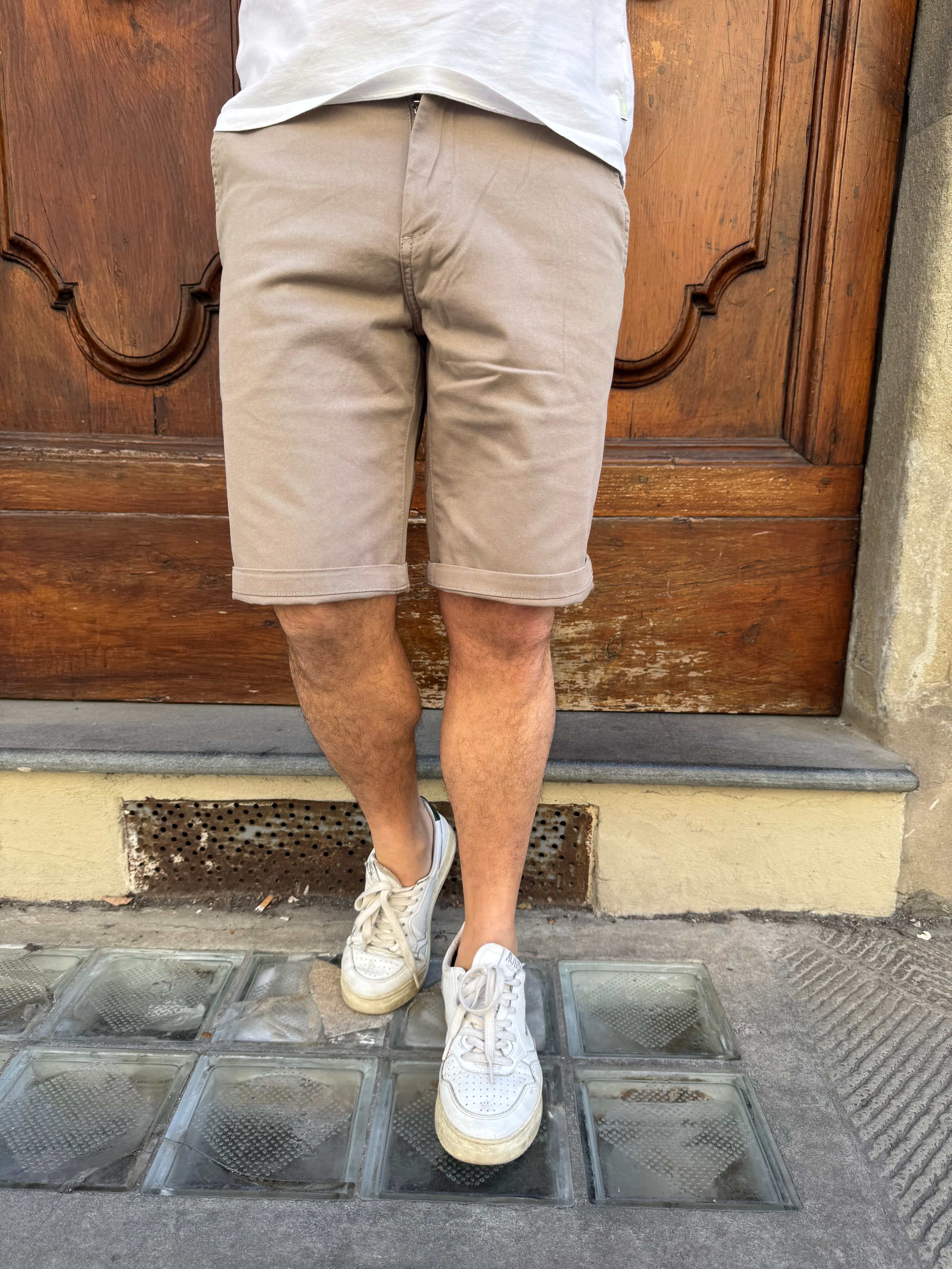 Bermuda Chinos di Tiffosi beige