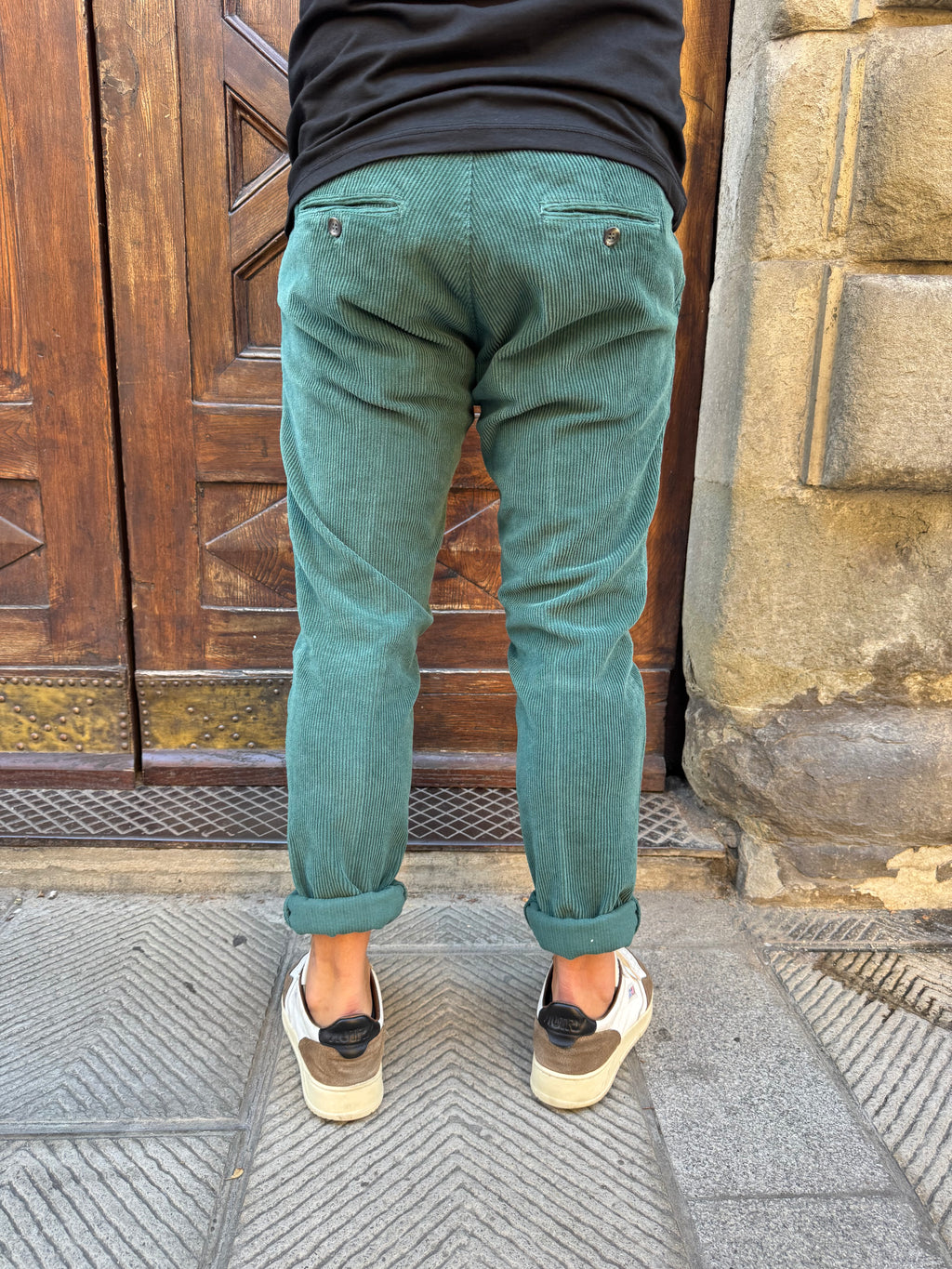 Pantalone Chinos in velluto di Telamira petrolio