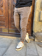 Pantalone Chinos in velluto di Telamira tortora