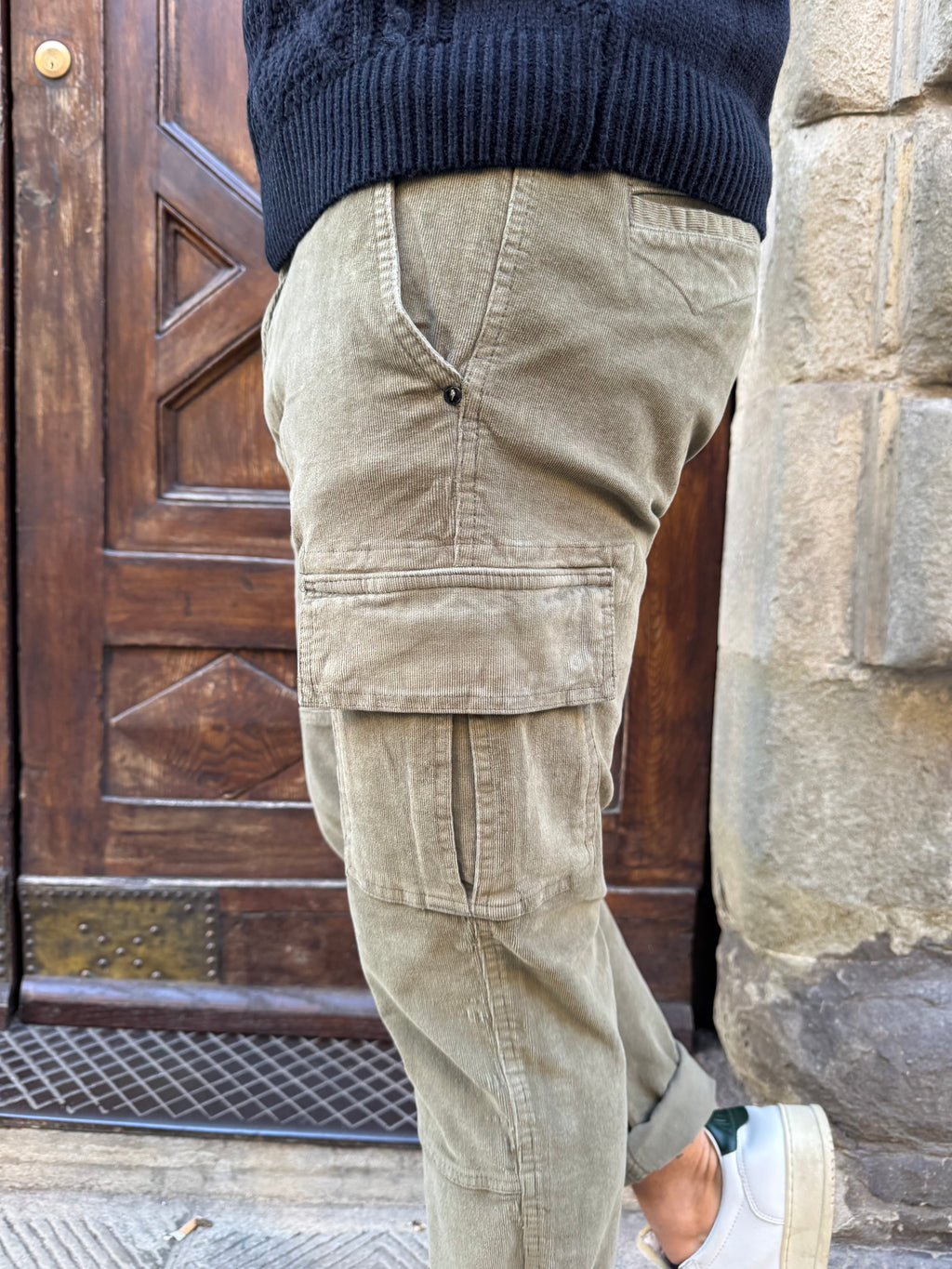 Pantalone Cargo in microvelluto di Tréz verde salvia