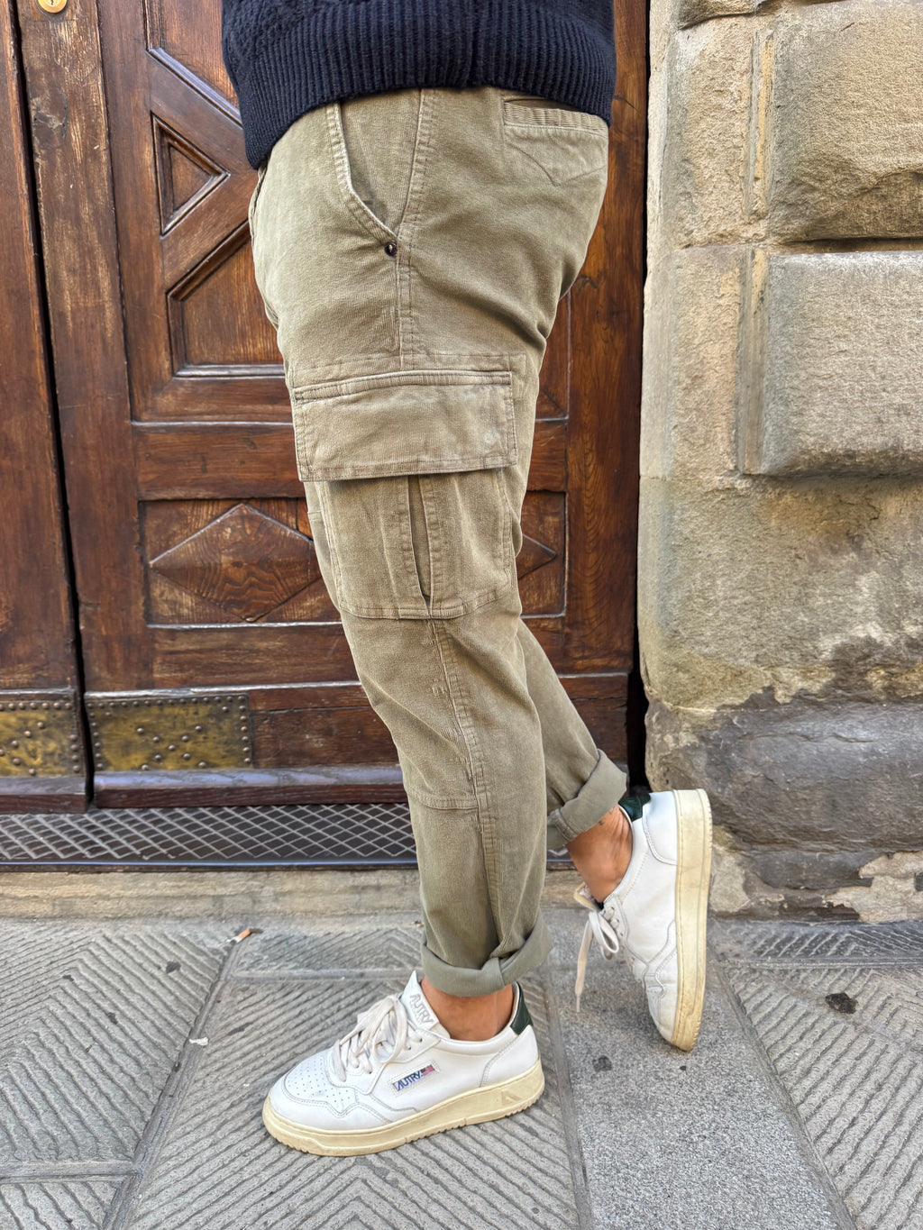 Pantalone Cargo in microvelluto di Tréz verde salvia