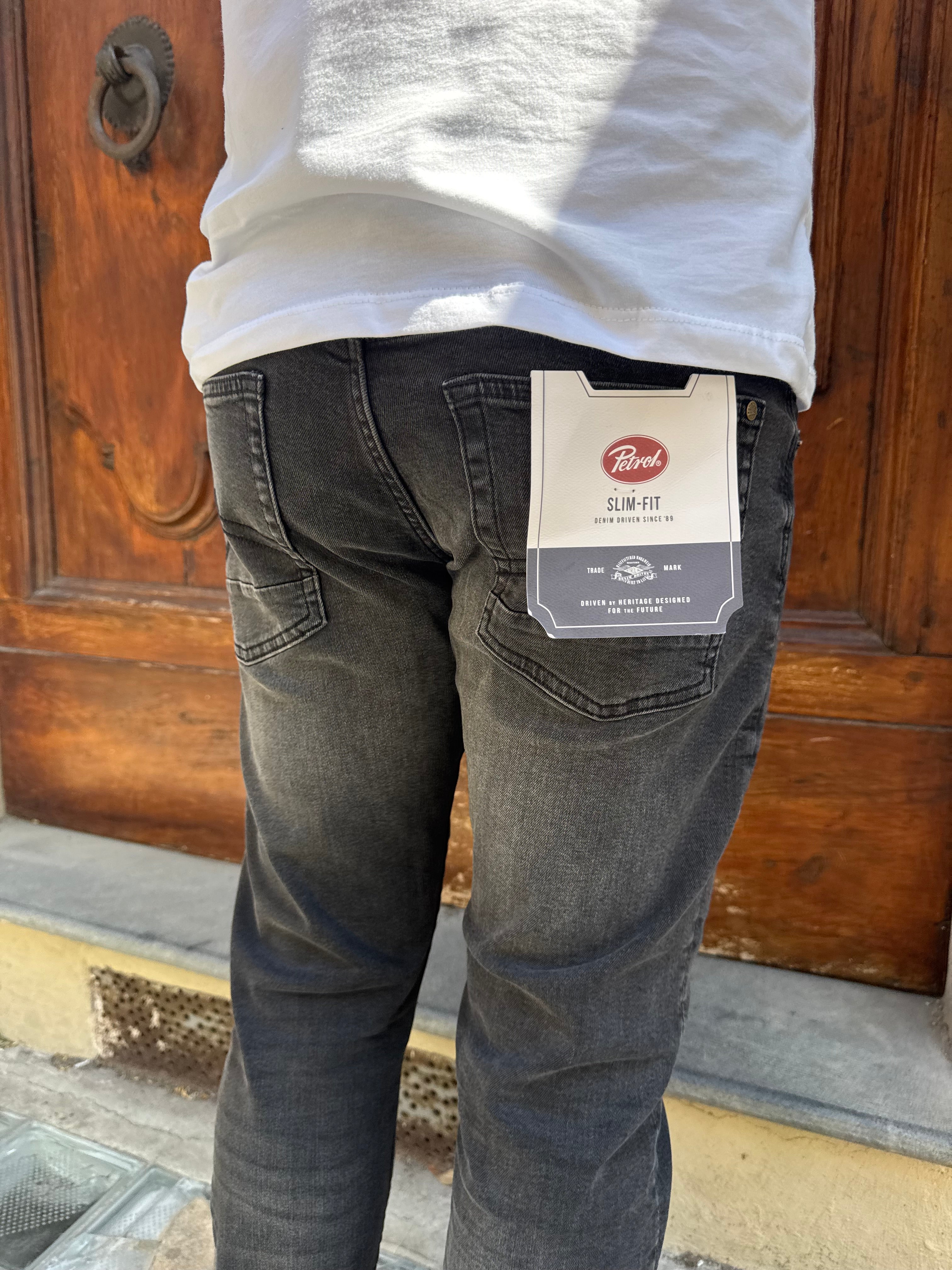 Jeans Grey di Petrol