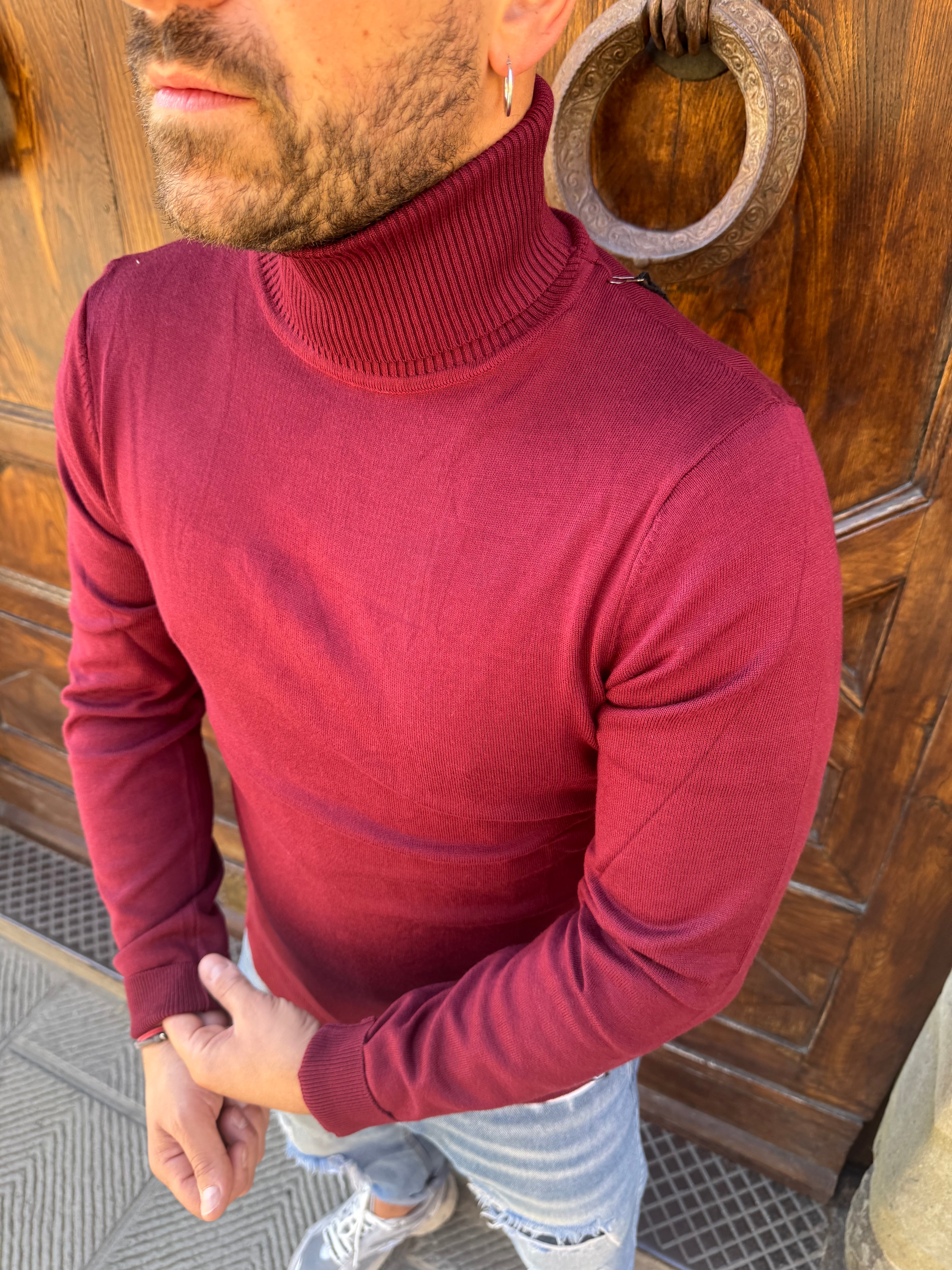 Maglioncino Dolcevita di Telamira bordeaux