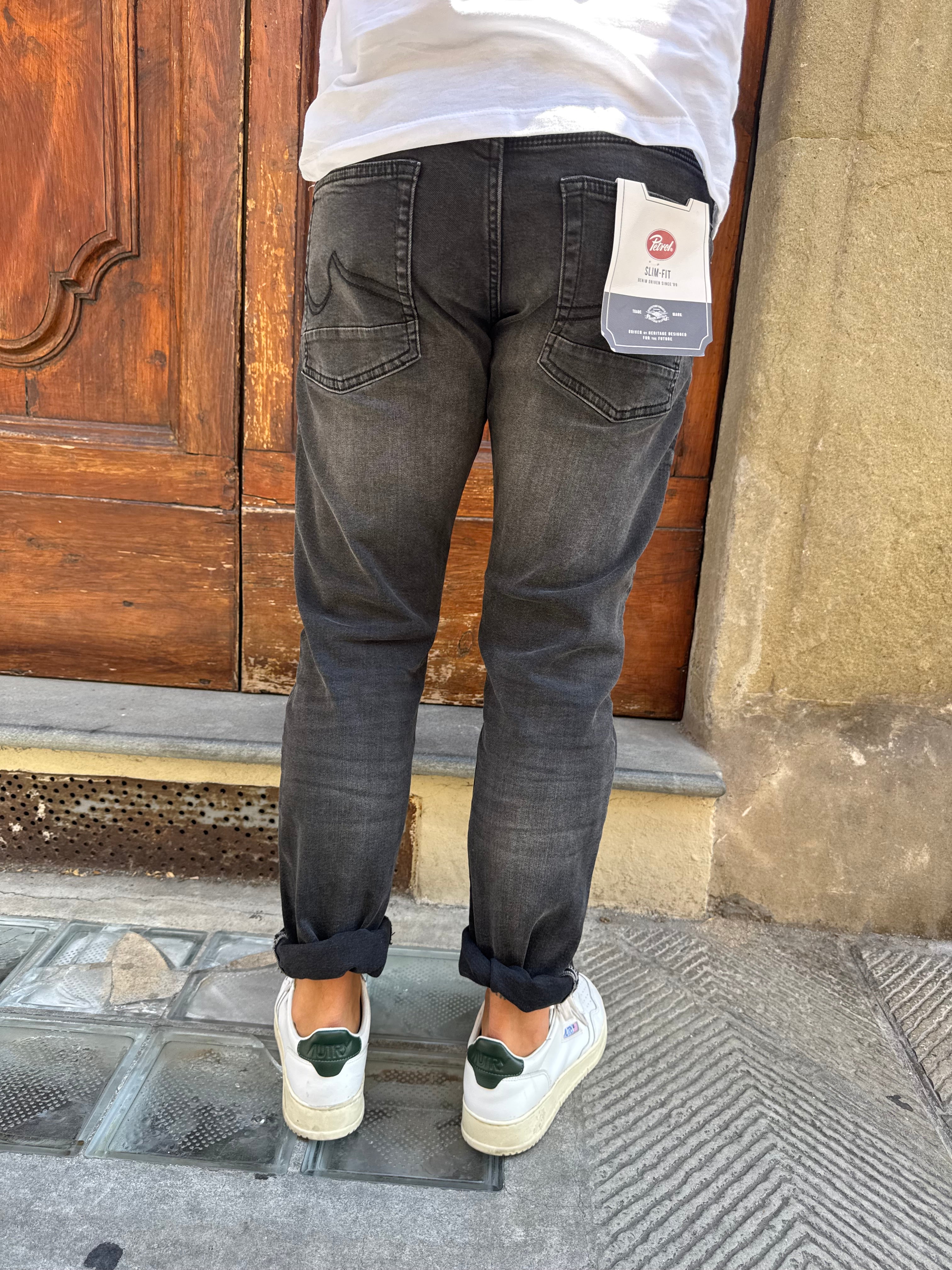 Jeans Grey di Petrol