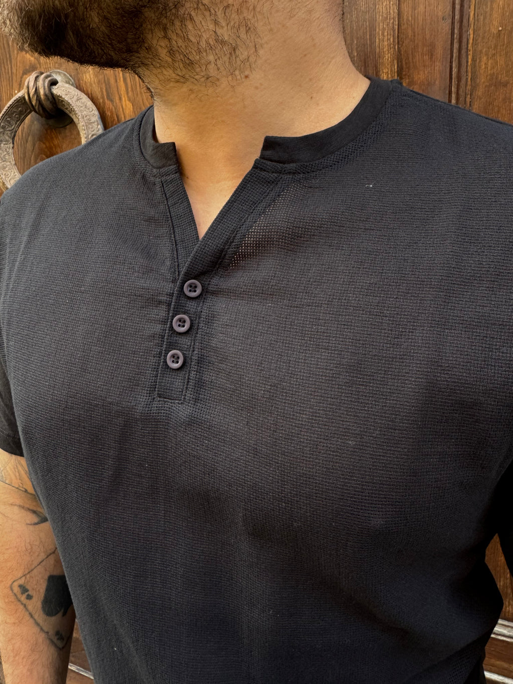 T-shirt Serafino di Tréz nera