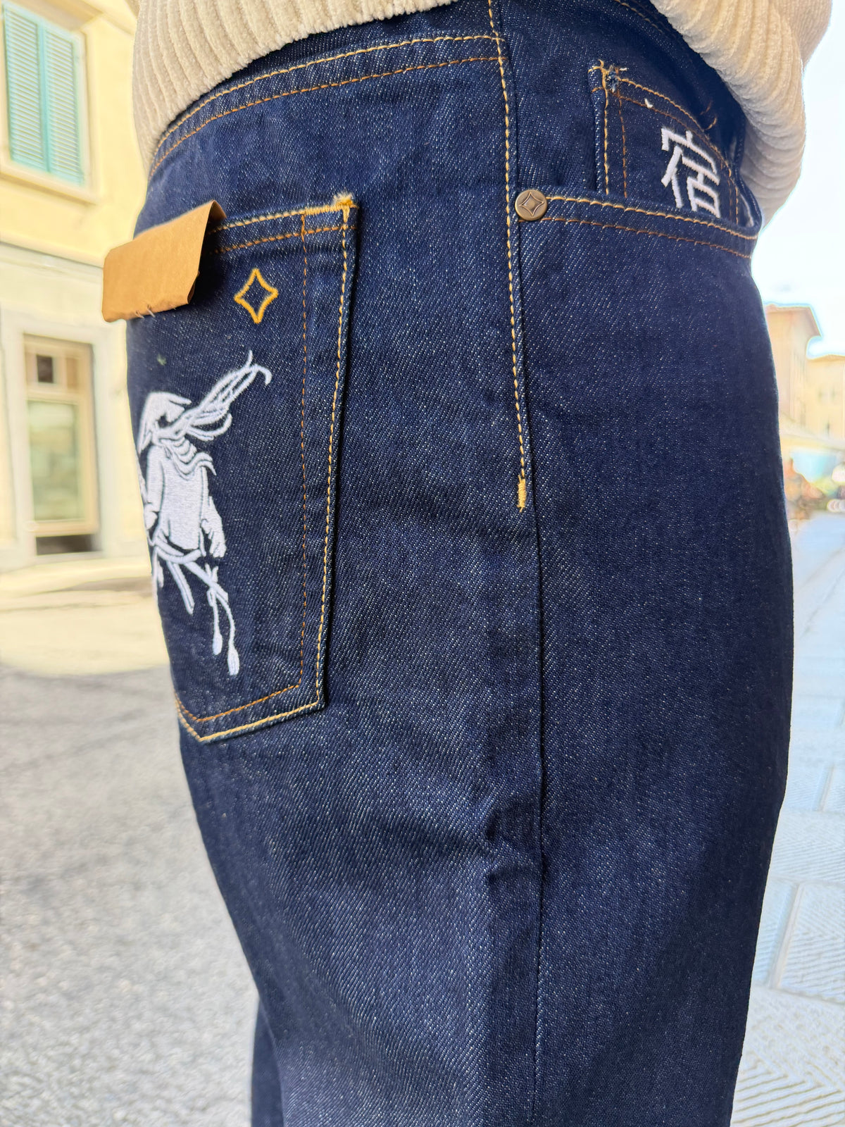 Jeans Yellowstone Cropped di Pont con ricamo Samurai