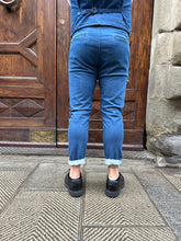 Carica l&#39;immagine nel visualizzatore di Gallery, Pantalone completo Blue Jeans
