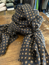 Carica l&#39;immagine nel visualizzatore di Gallery, Foulard #12
